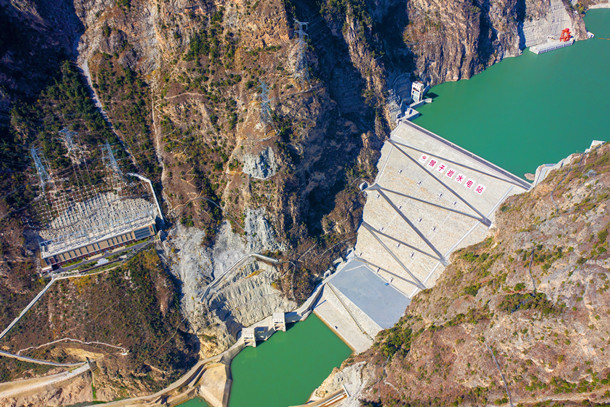2圖為猴子巖水電站水庫